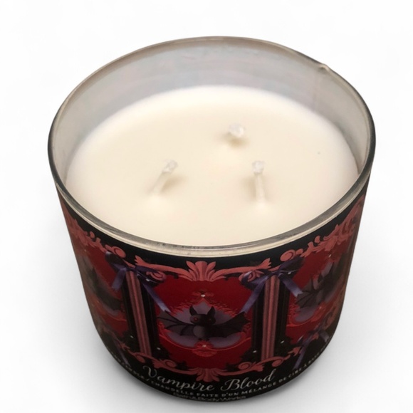 B&BW Vampire Blood Candle - Picture 4 of 5